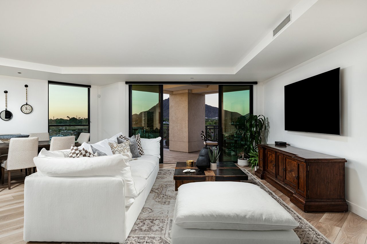 6803 E MAIN Street, 5511