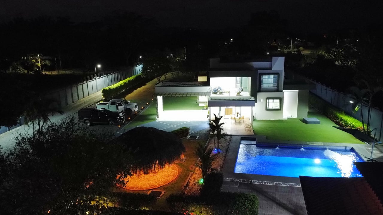 Beautiful house in Residencial Palmas del Sol | Tranquility and style