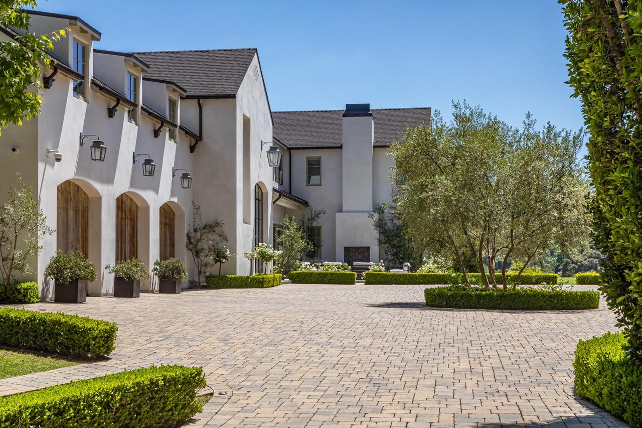 11951 Pinnacle Pl, Beverly Hills