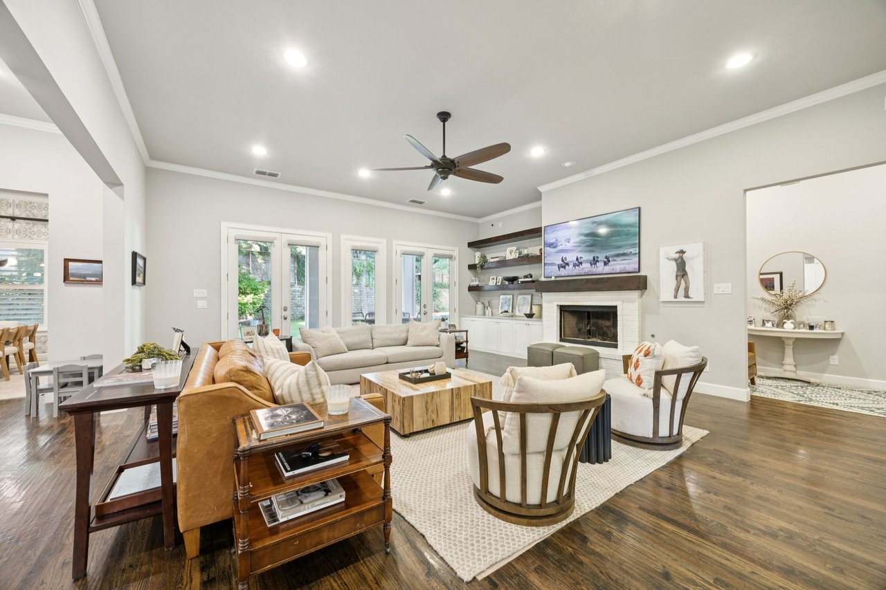 6910 Frontierwood Pl