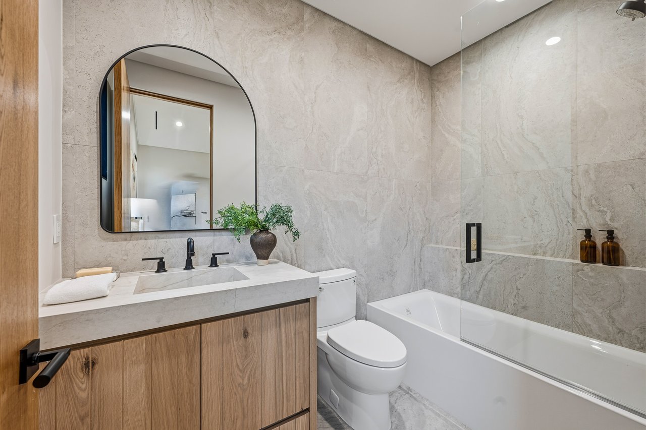 4816 Oak Park Avenue