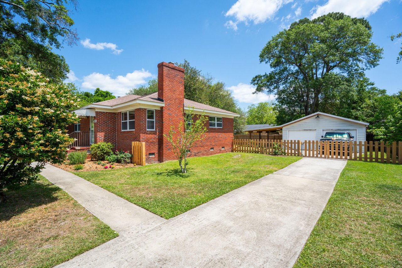 1915 Aichele Drive