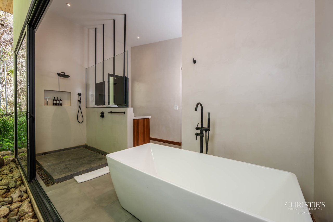 Casa Lola – Contemporary Beachside Oasis in Playa Grande