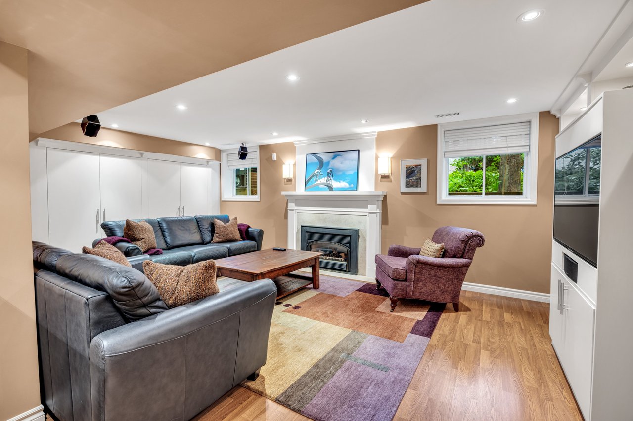 1346 Whiteoaks Avenue, Mississauga