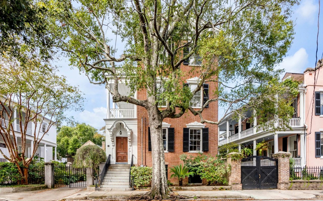 Ansonborough Home with B&B Carriage House – 52 Hasell Street