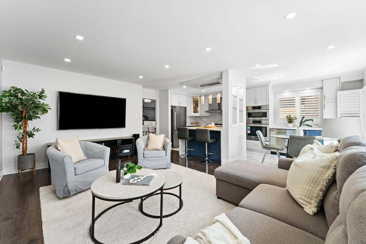 17 Holroyd St