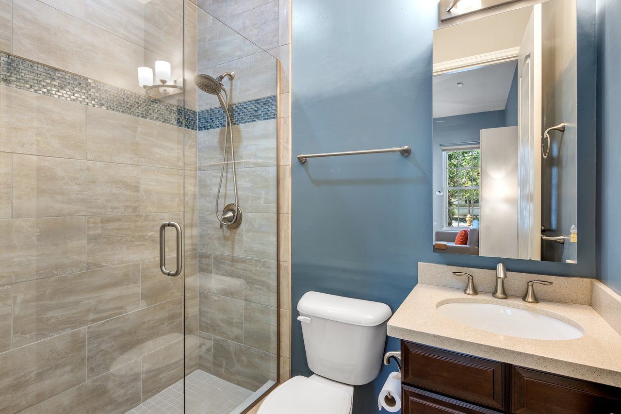 2932 E Madison Vistas