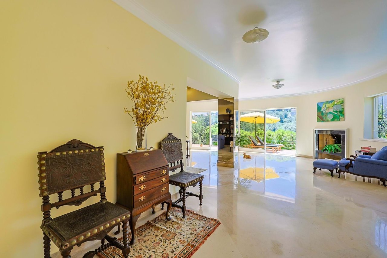 Exclusive Family Villa with Expansive Gardens Near Sintra’s UNESCO Heritage Centre