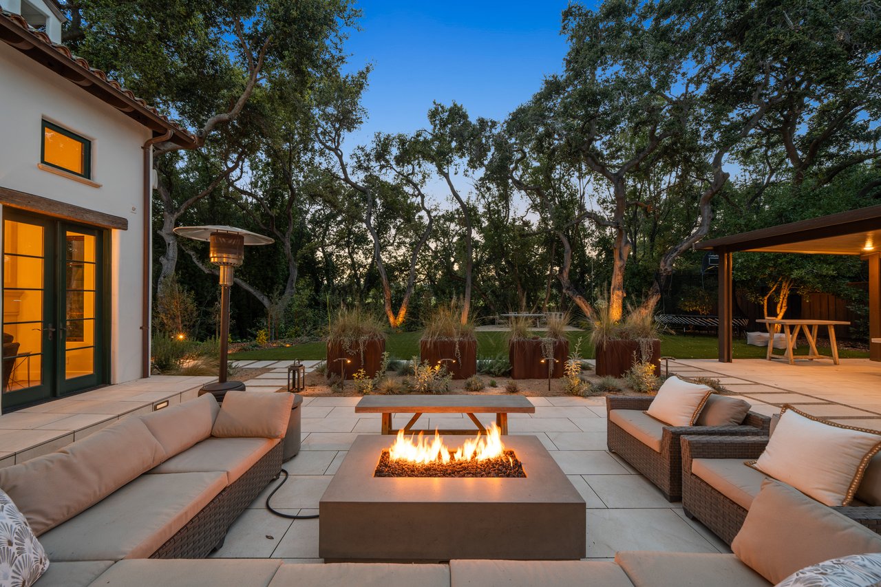 893 Laverne WAY