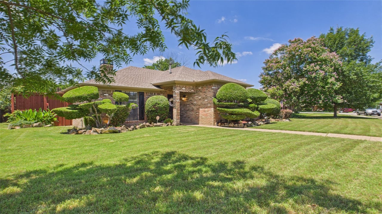 Roaring Springs Drive, Allen