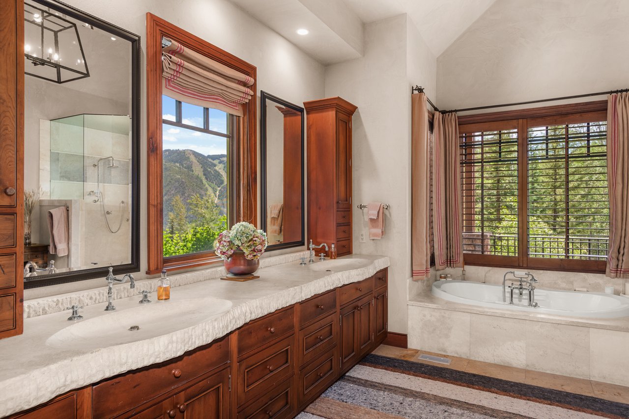 863 Hunter Creek