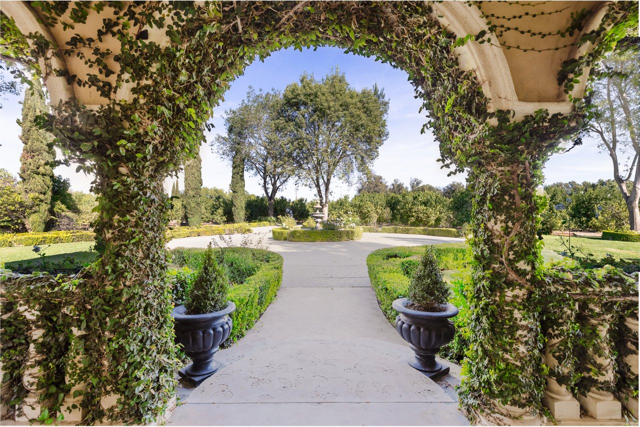 6201 Old Balcom Canyon Rd