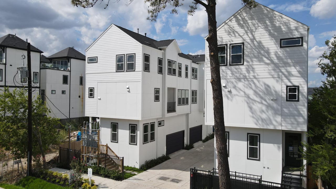 1127 WEST 16TH STREET