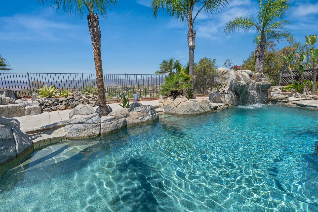 39912 Hillsboro Cir