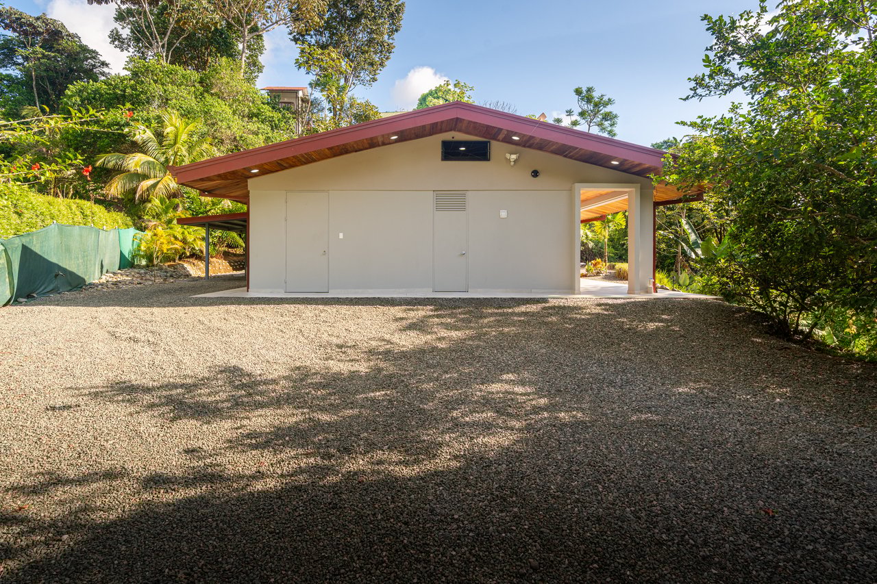 Casa Sea Breeze- Spectacular Ocean-View Home and Guest Villa in Prime Ojochal Location