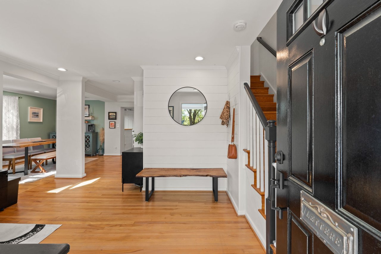 Crown Jewel of Jefferson Manor - 1/2 mile to Metro