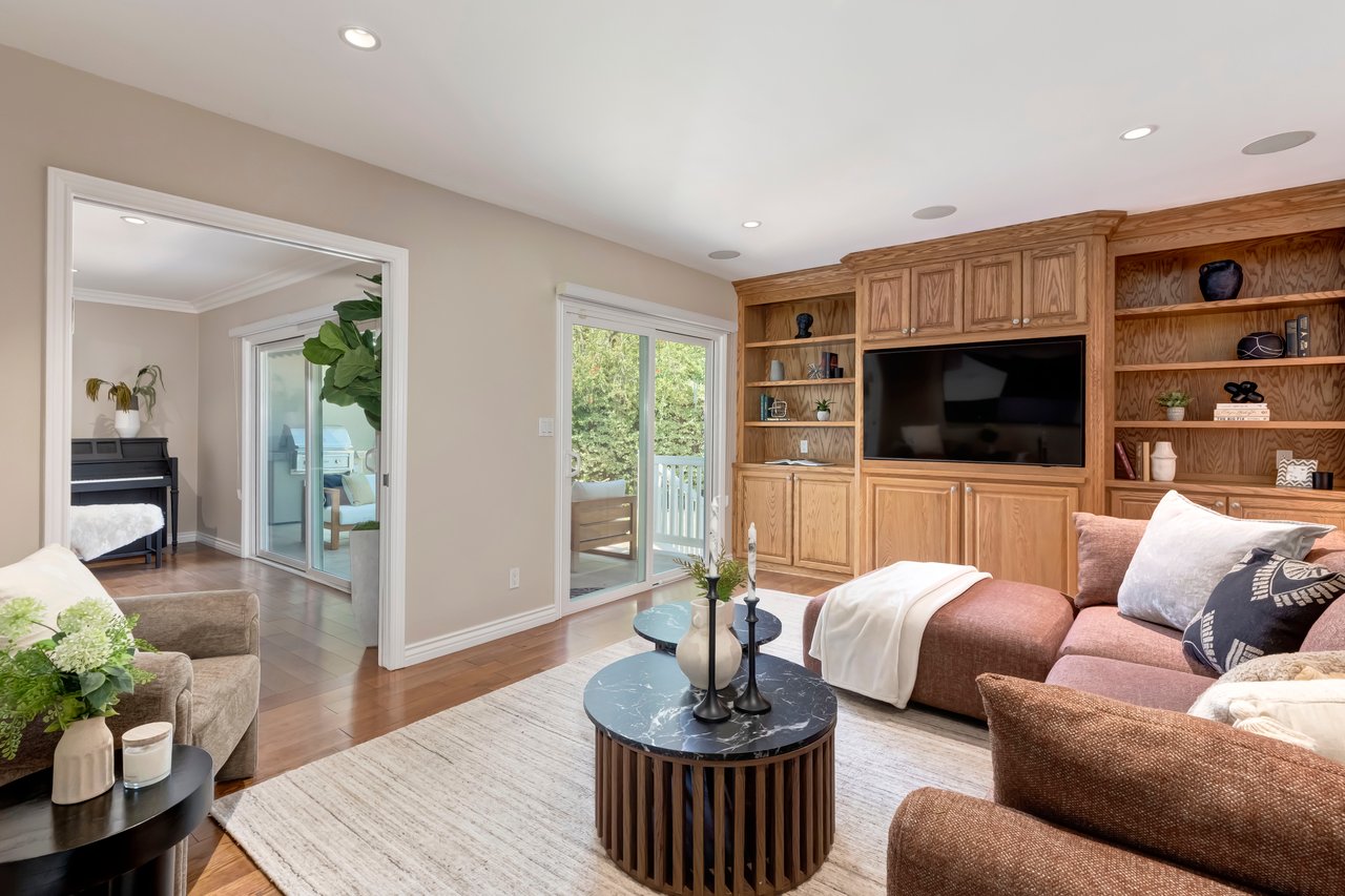 2302 Duxbury Cir, Beverlywood