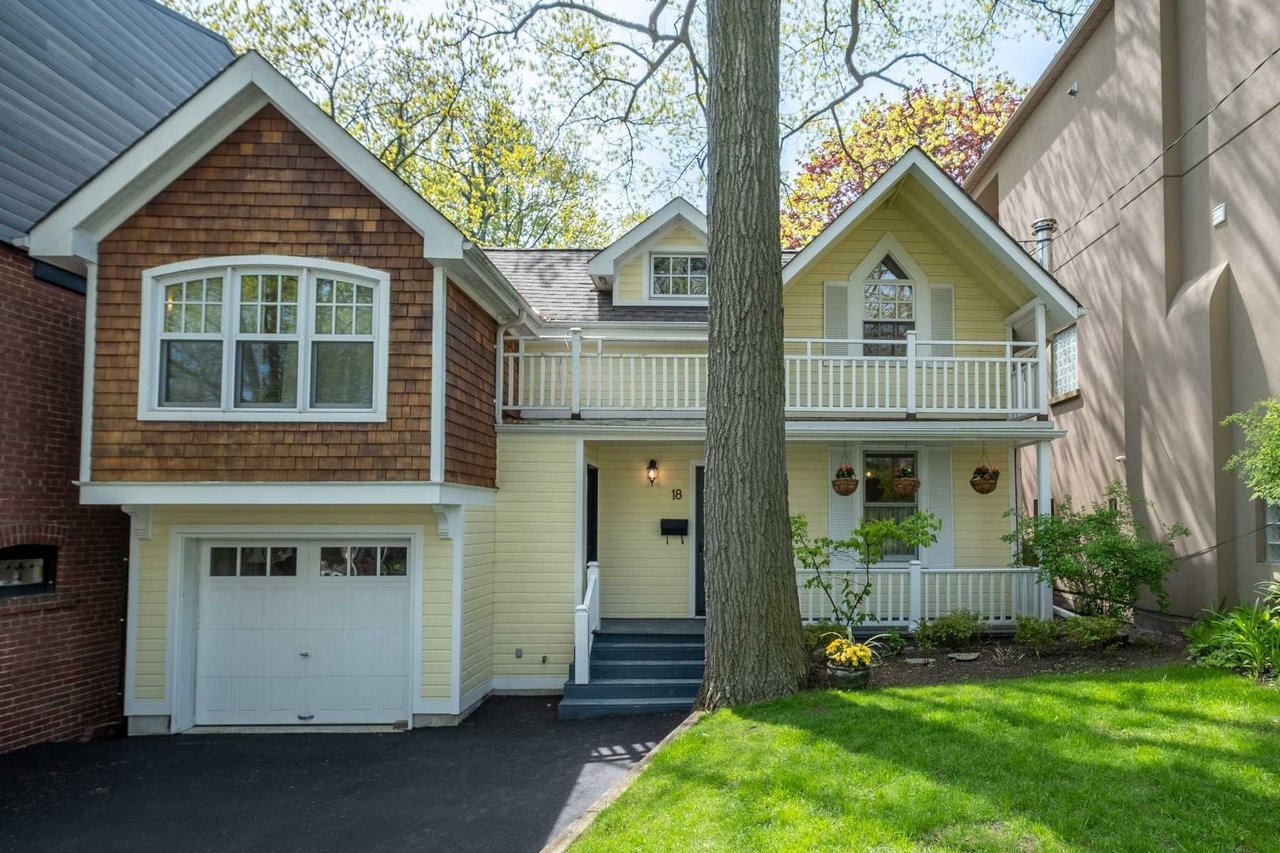 18 Victoria Park Ave