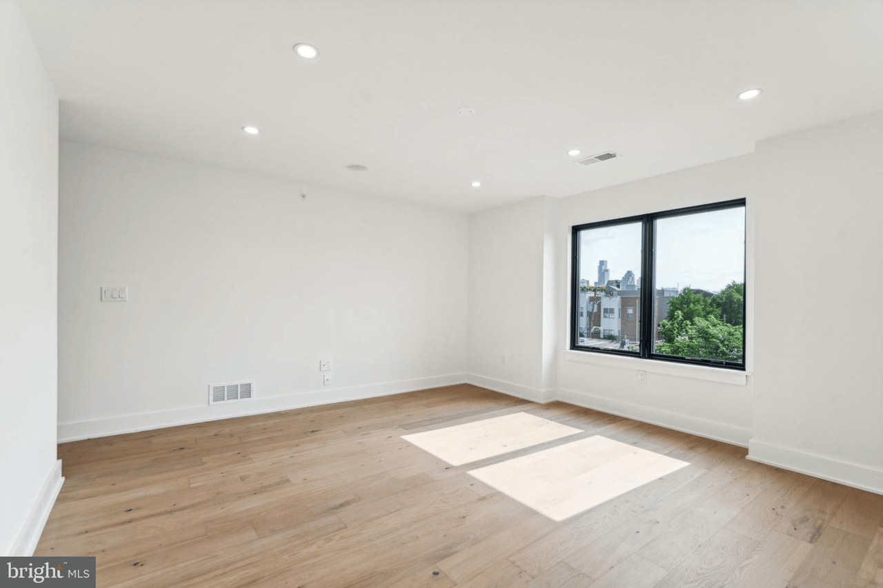 930 S Bonsall St, Philadelphia, PA 19146