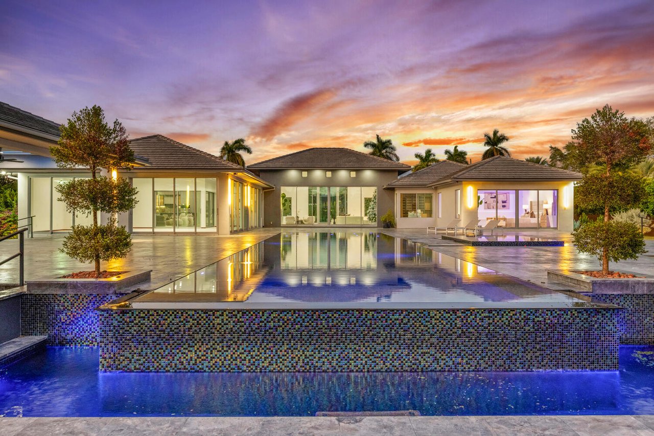 Your Private Resort - Everyday Of The Week