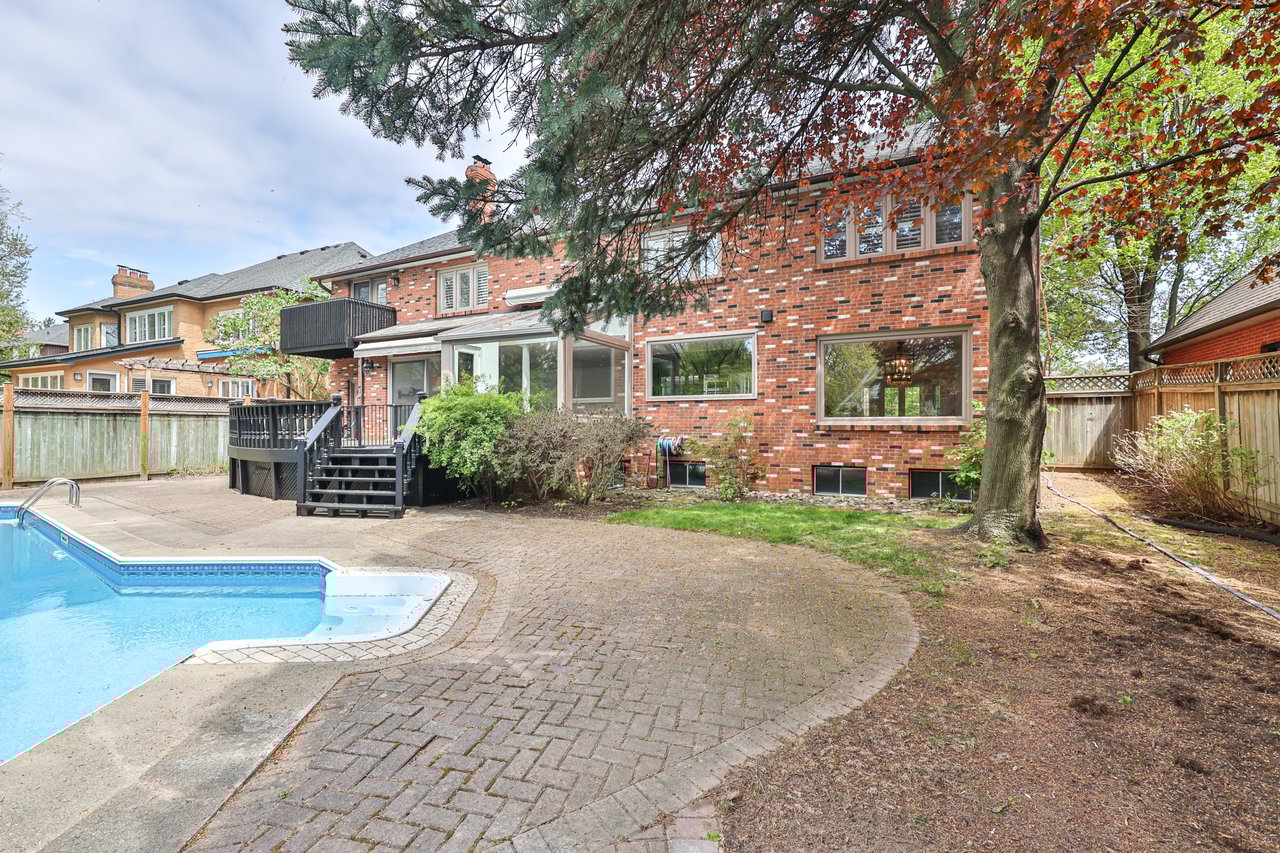 108 Whittington Place, Oakville
