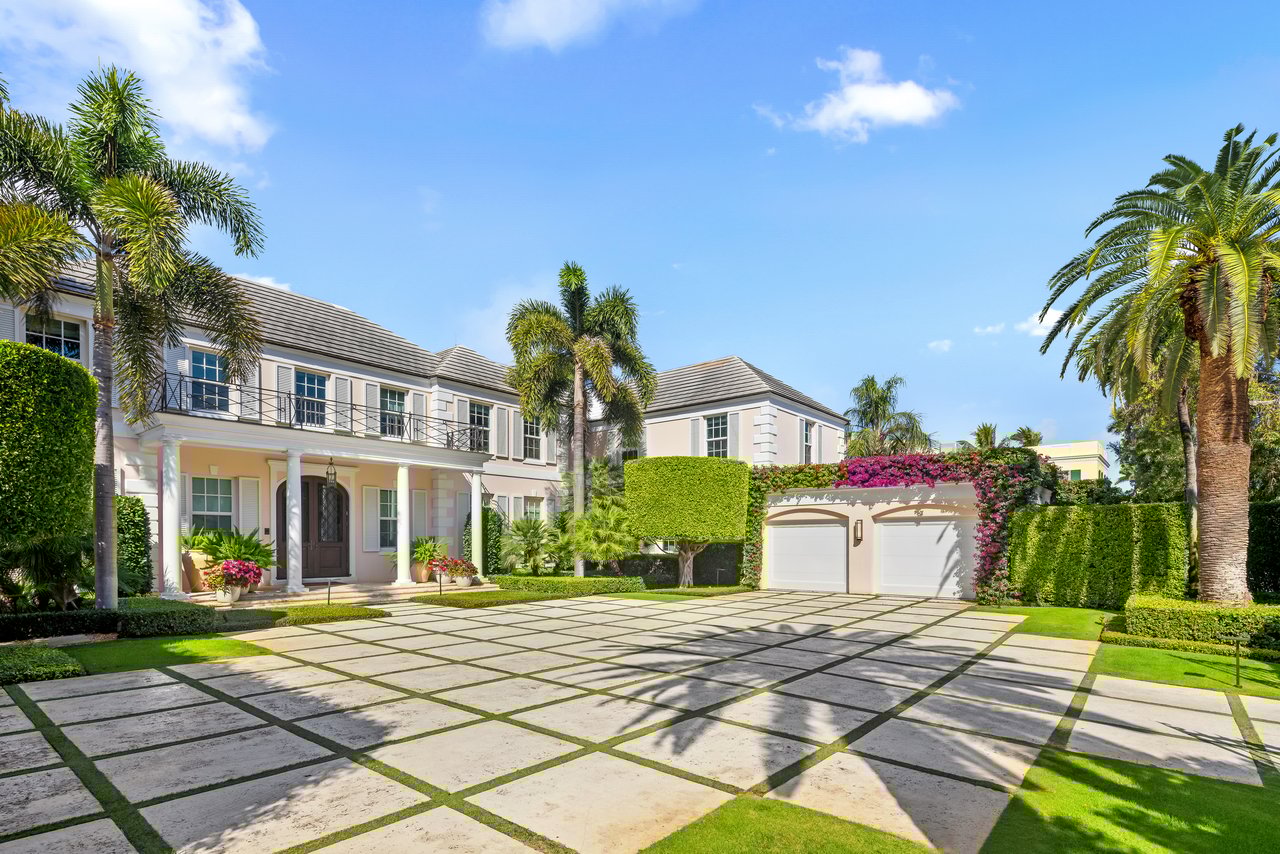 Georgian Waterfront Mansion on Everglades Island