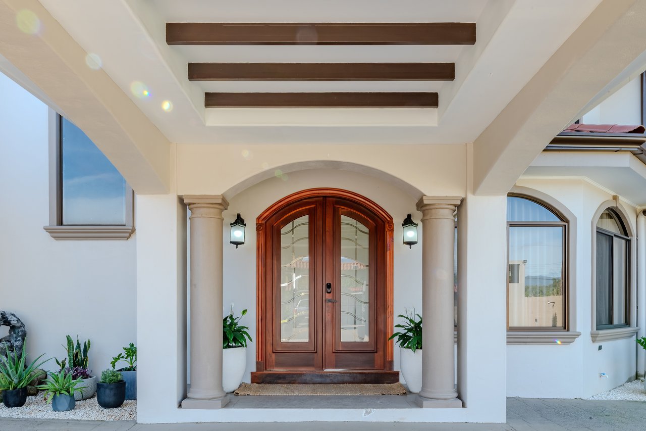 Luxury Home with Pool, Bar Area & Resort-Level Amenities | 5br, 4ba in Perez Zeledon 