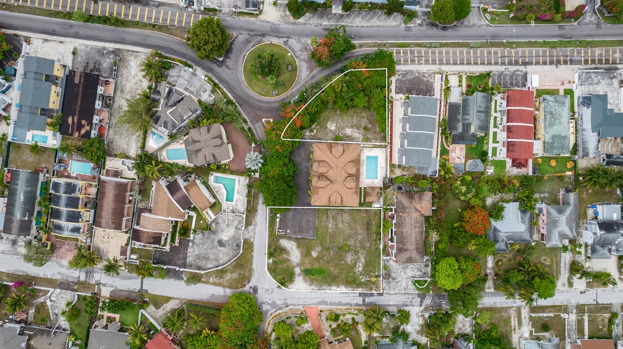 Westward Villas, West Bay Street