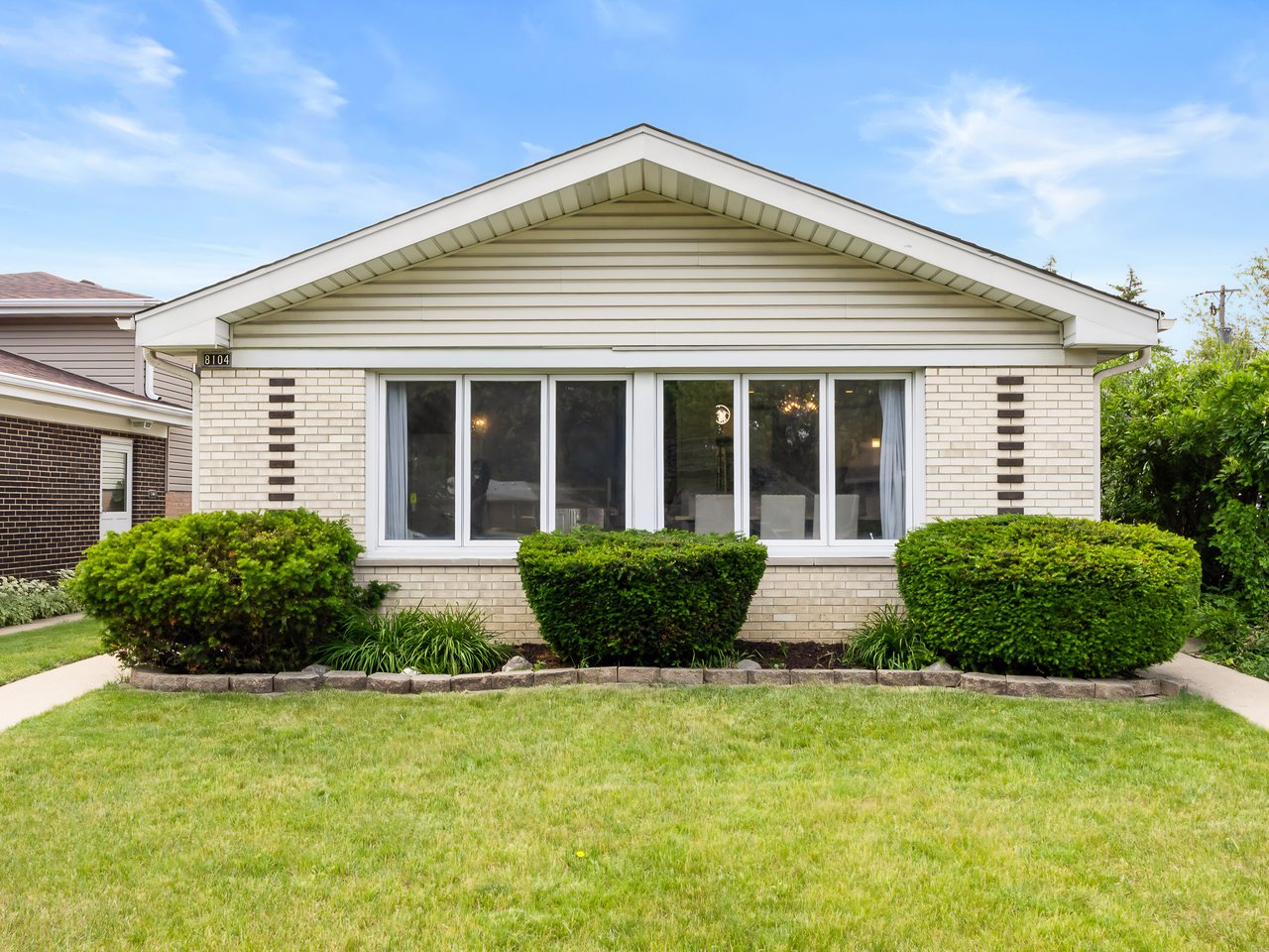 8104 Gross Point Road
