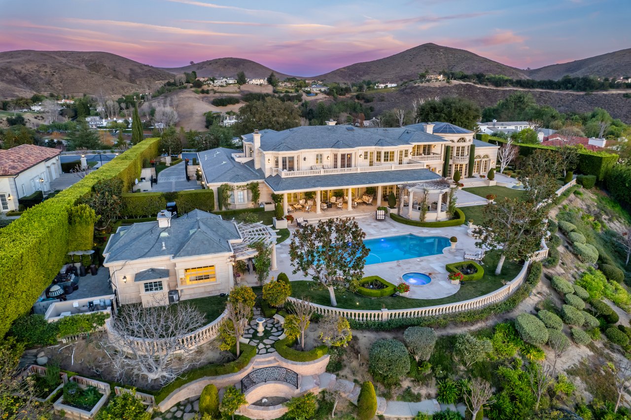 996 Vista Ridge Lane