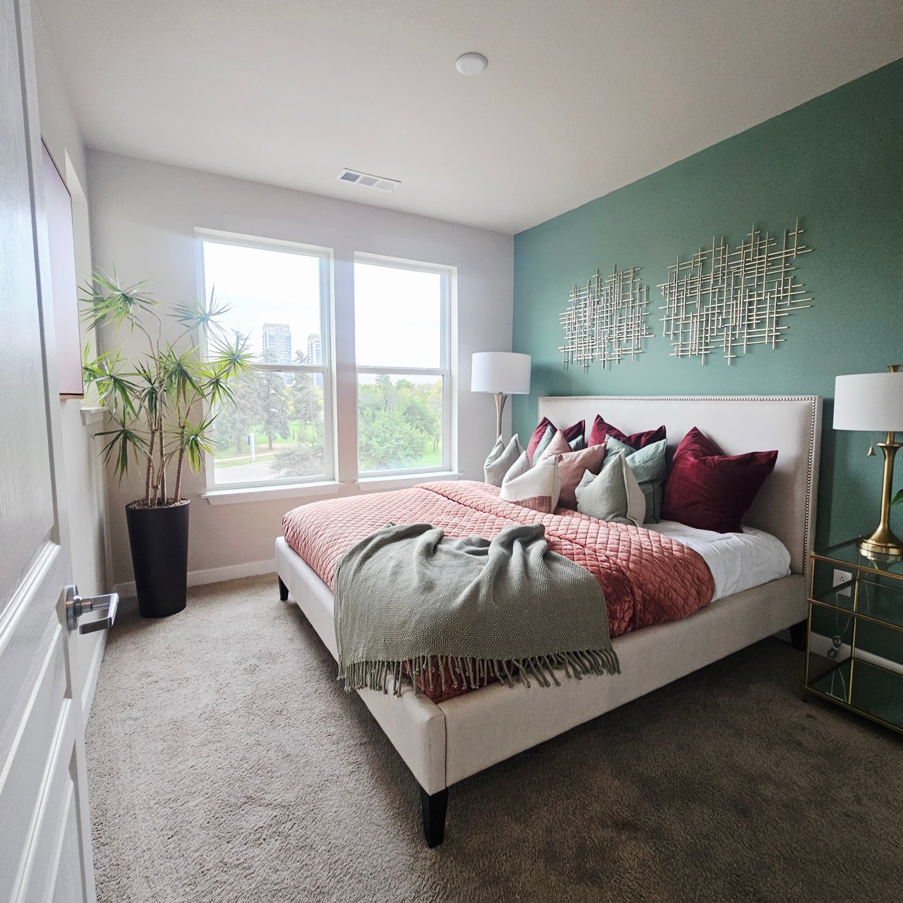 1 Bed / 1 Bath Apartment Near City Park — Denver