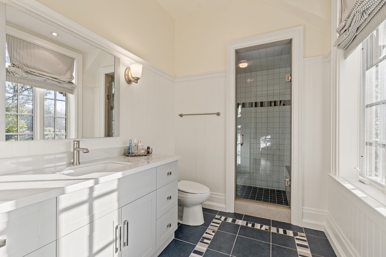 1081 Argyle Drive, Oakville