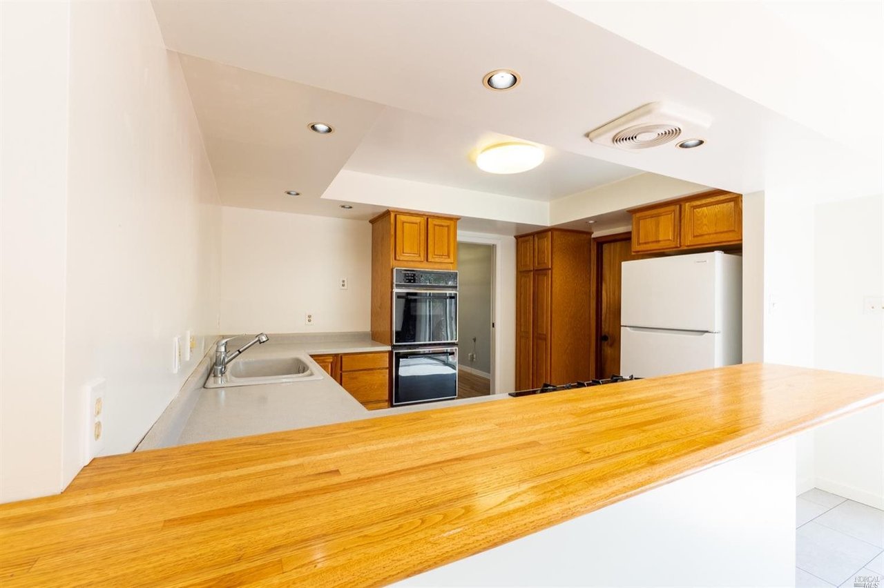 6 Boulevard Ct