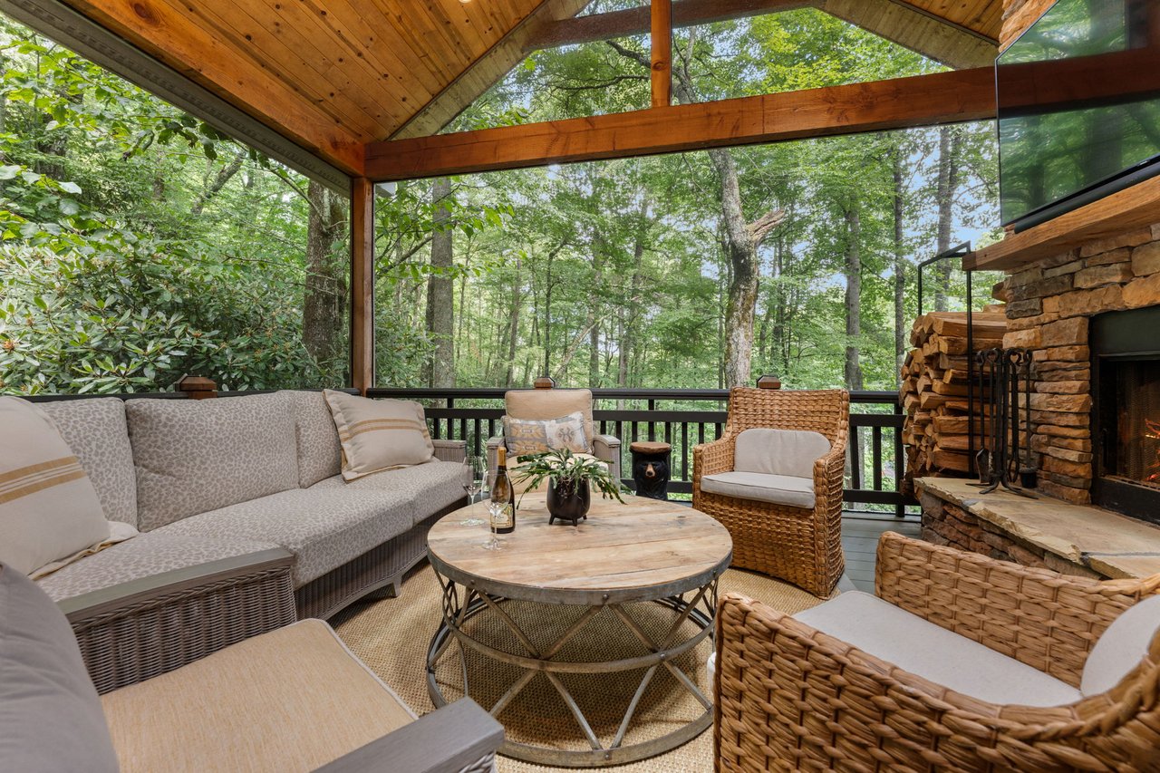 16 Hemlock Way