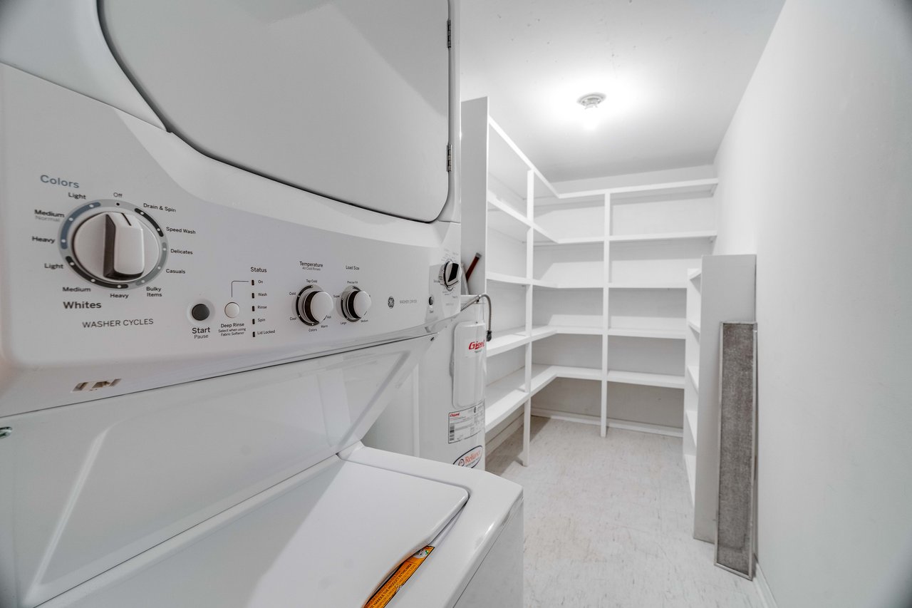 beautiful 2 bedroom 2 bath Condo in downtown London