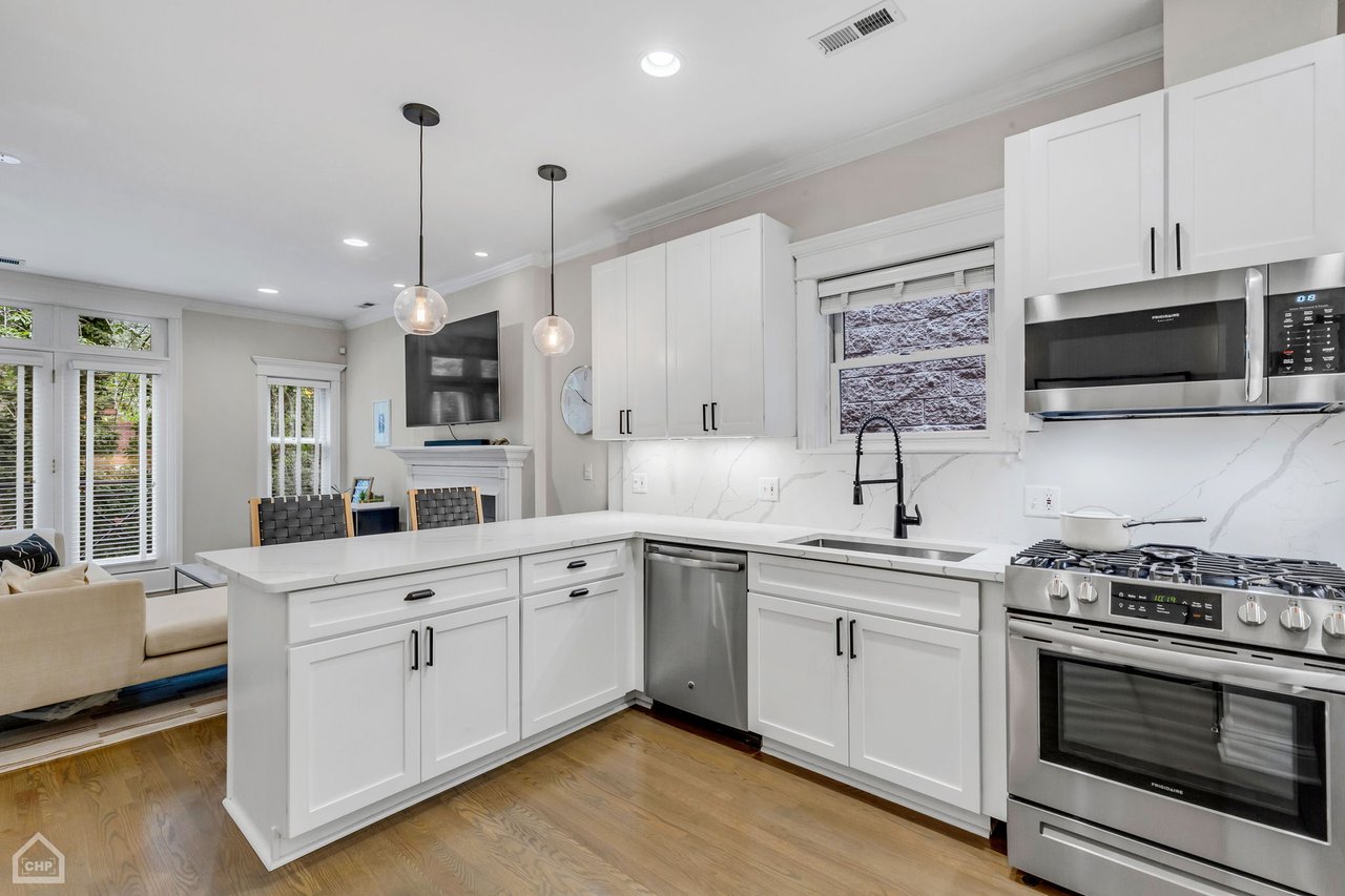 2033 N Bissell Street, Unit 2, Chicago, IL 60614