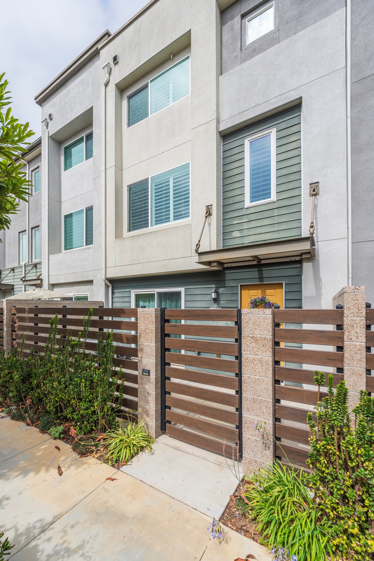 14418-5 Plum Lane