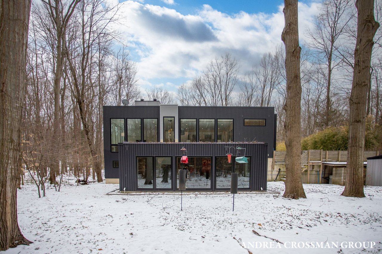 6919 Bendemeer Drive