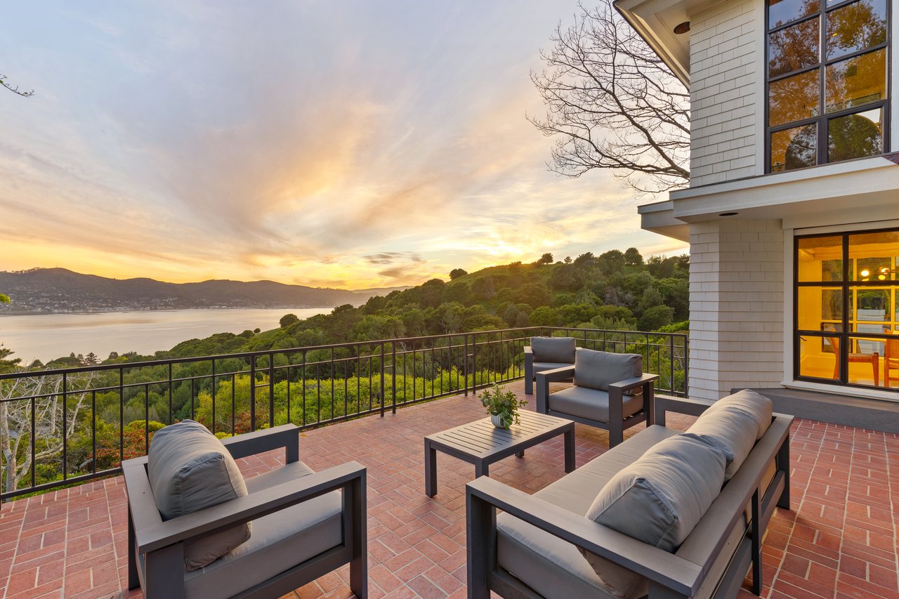 The Extraordinary Round Hill Estate