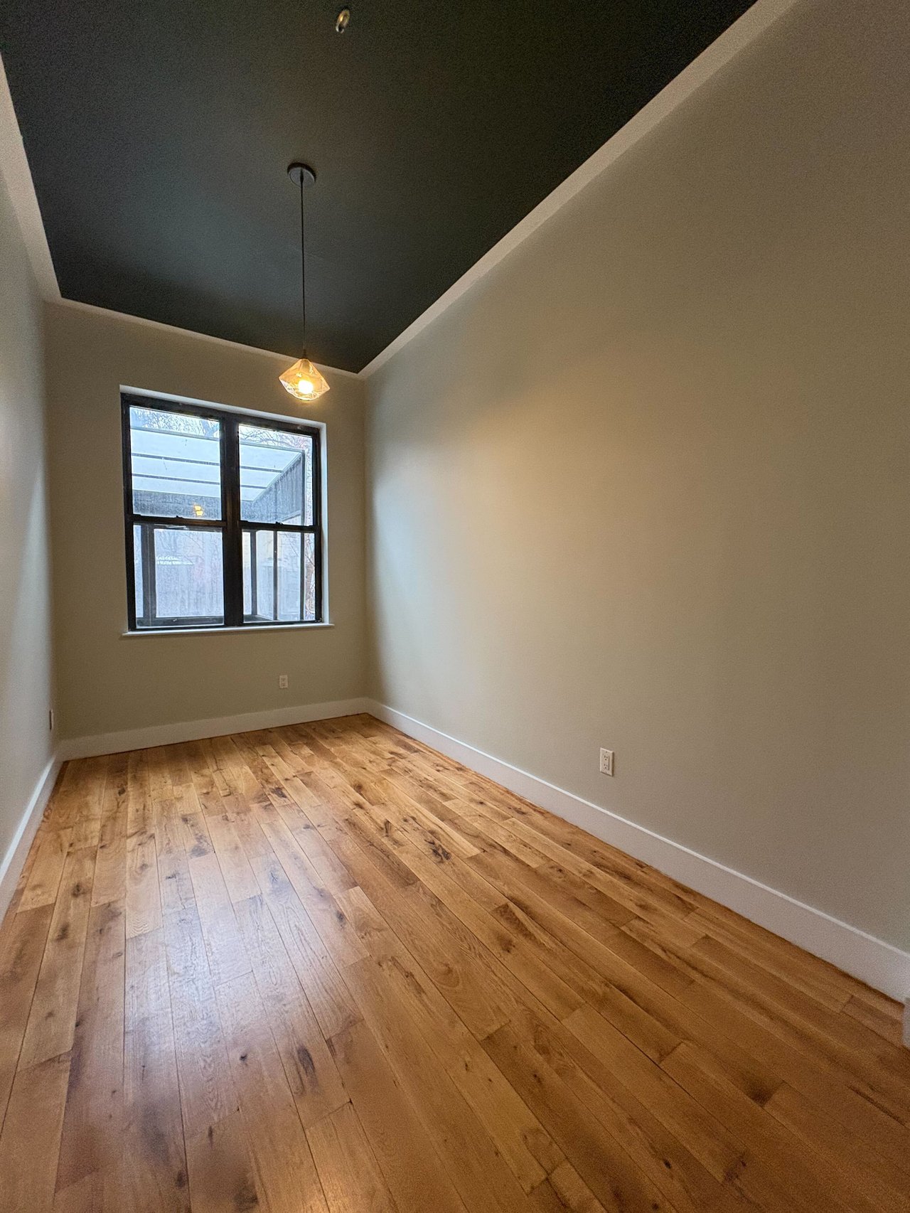 186 Wilson Avenue #1L
