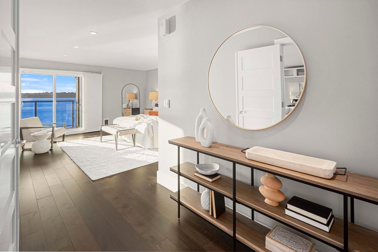 827 Lake Street S Unit: 208