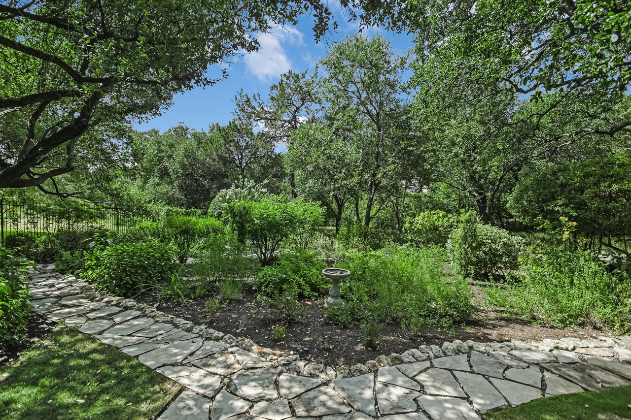 8705 Mendocino Dr