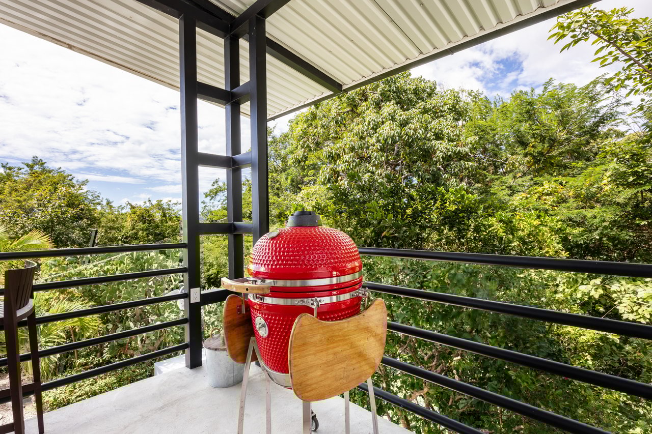 Casa Brillante & Casita Cinco Playas | Modern Home with Guest Casita, Pool & Mountain Views in Huacas