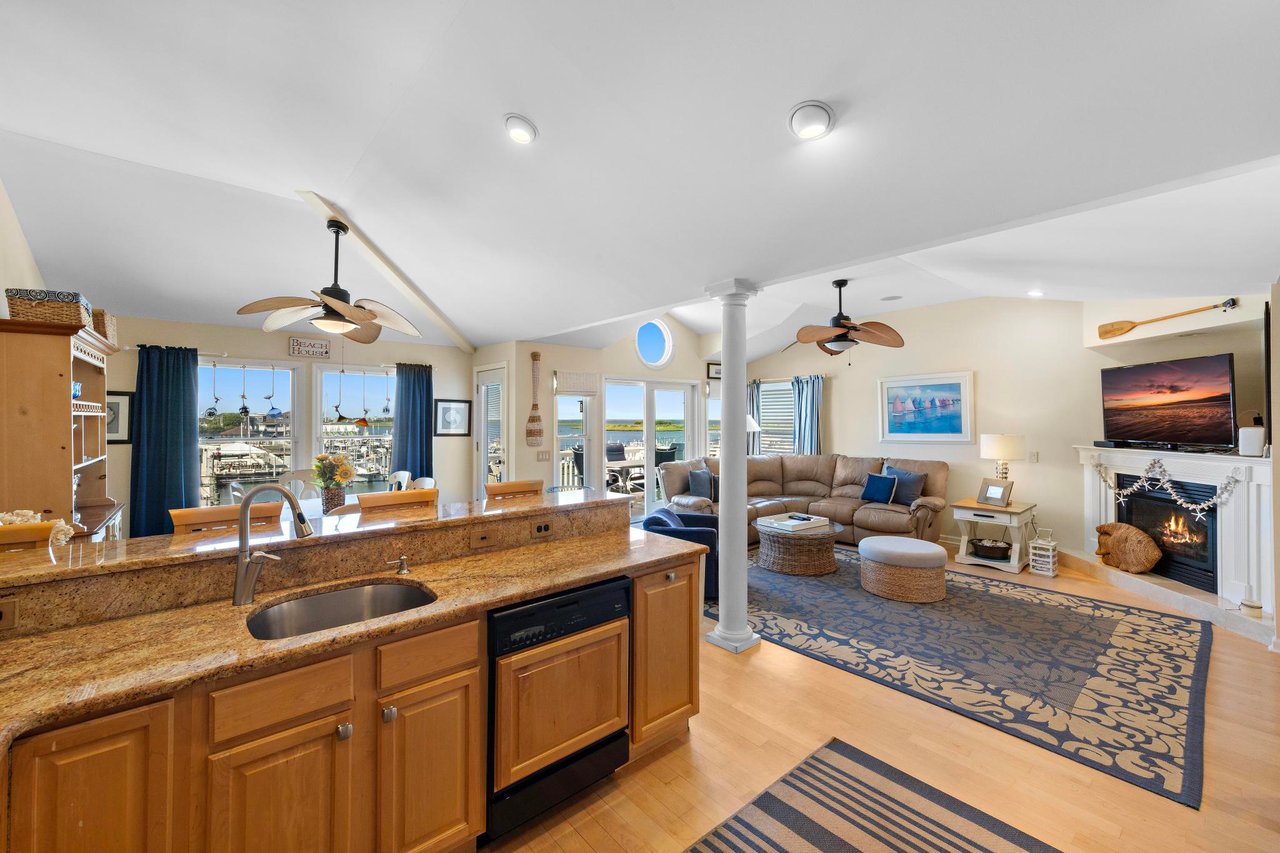 401 Pearl Street (West Unit), Beach Haven