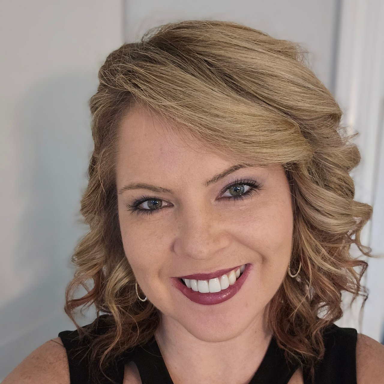 Ashley Jones Kansas City, MO Real Estate Agent Headshot