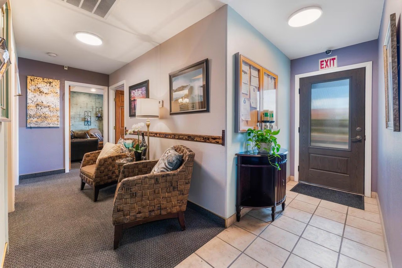 2545-2595 S Torrey Pines