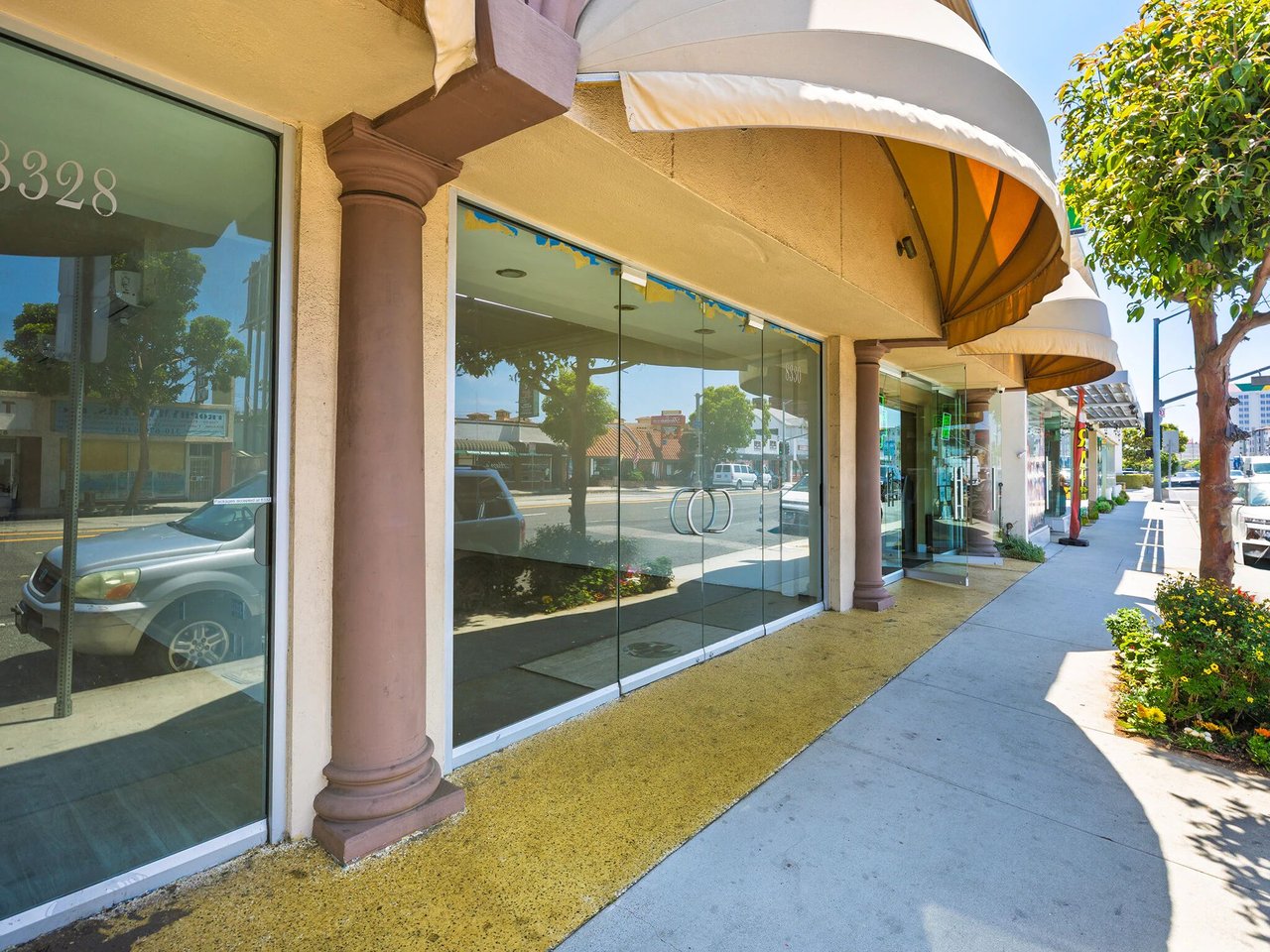 8328-8332 Lincoln Blvd