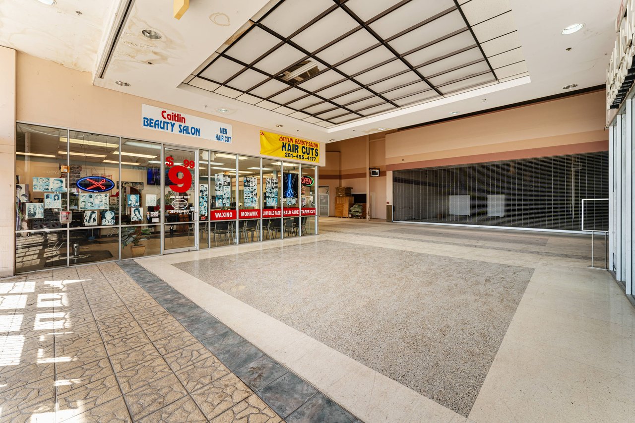 For Lease: Hohoho Retail Center
