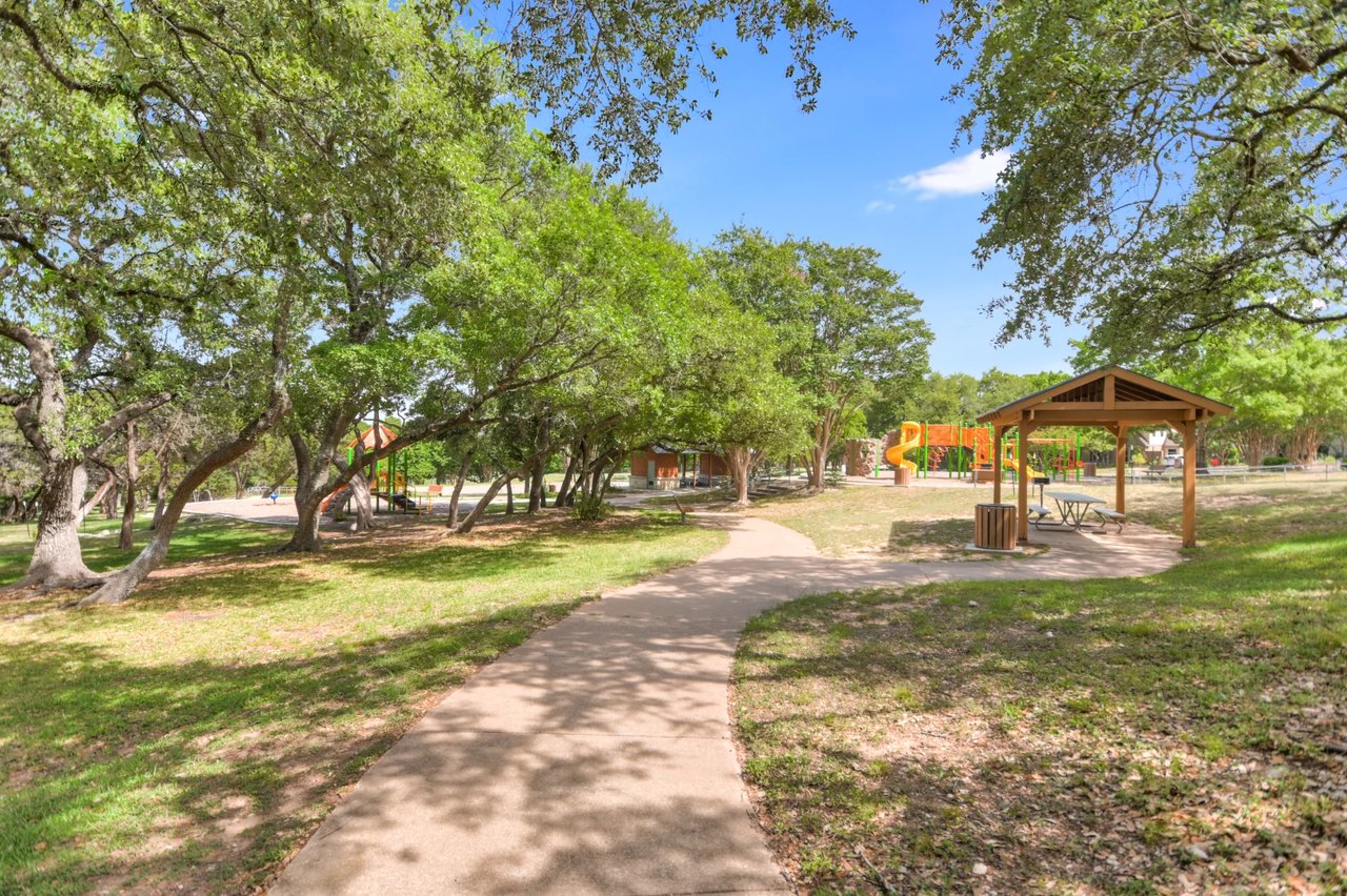 Golf Course Grandeur - 9112 Balcones Club Drive