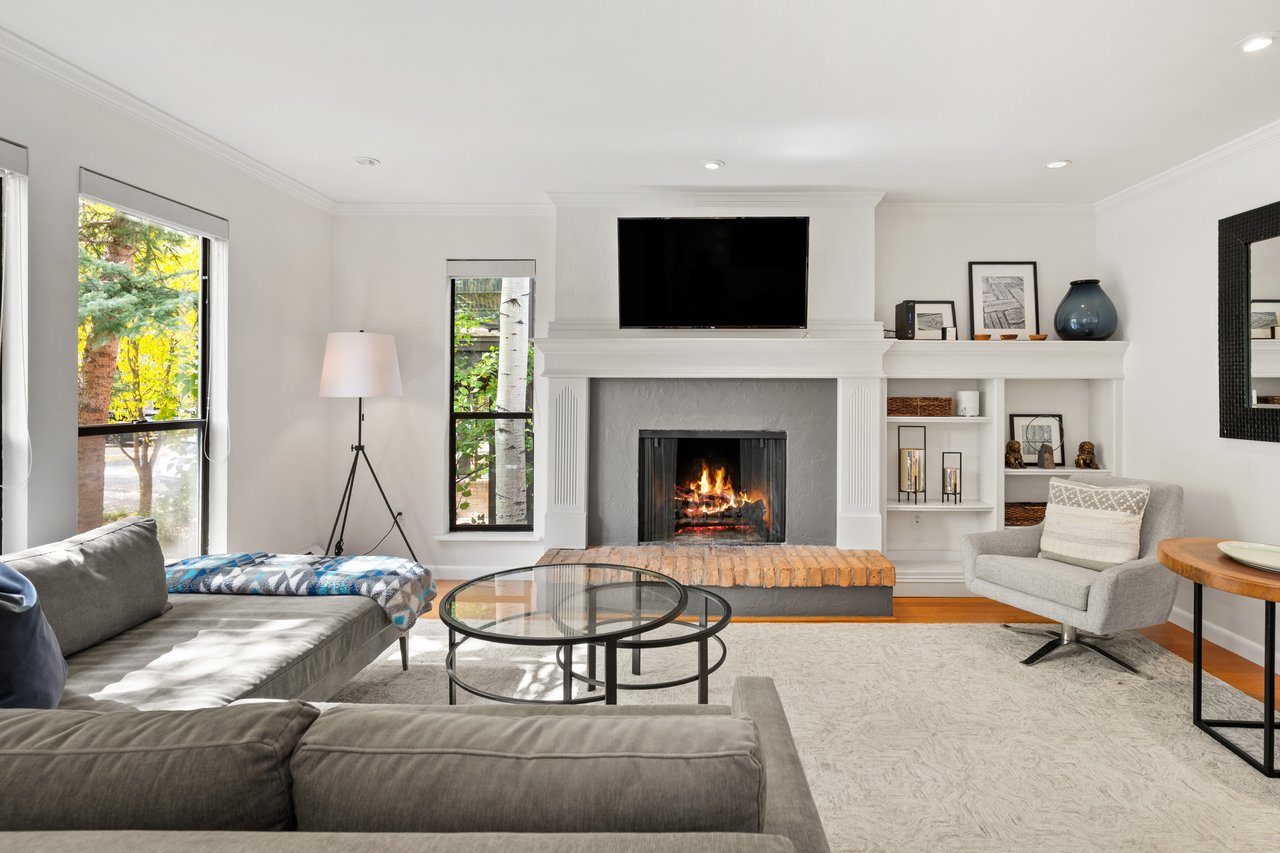 Spacious Condo In the Core of Aspen